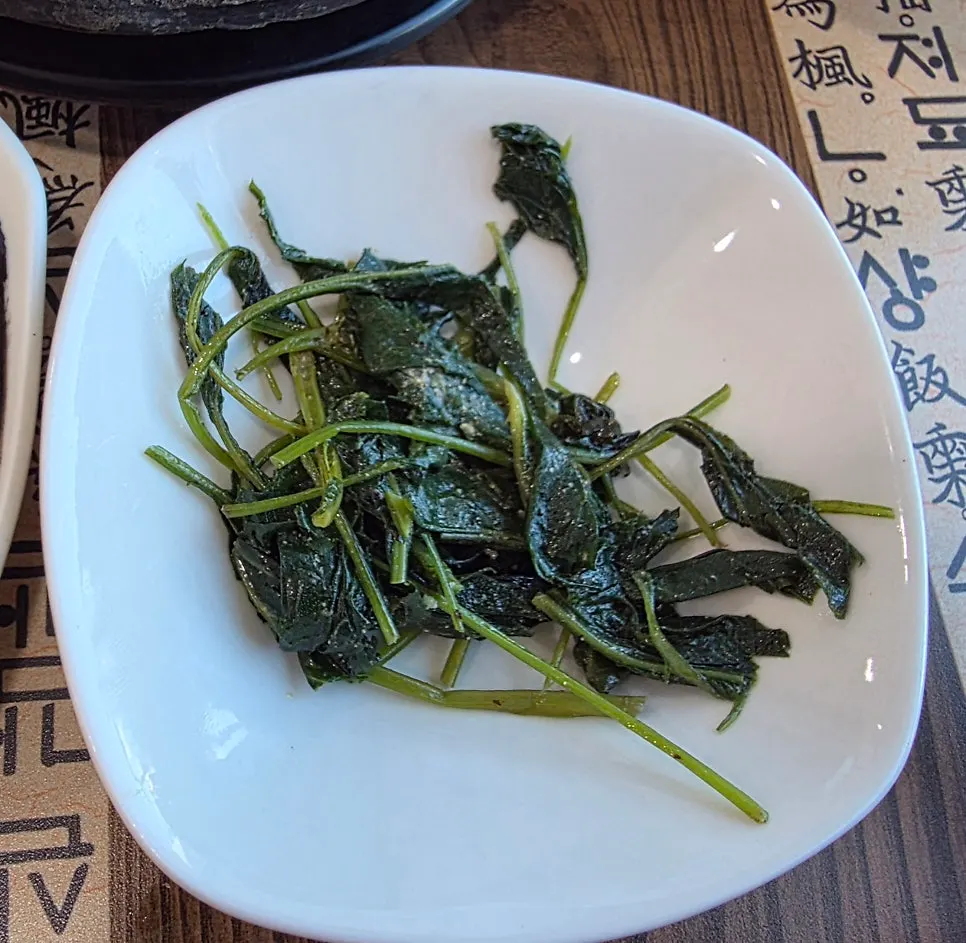 리필되는 제육볶음