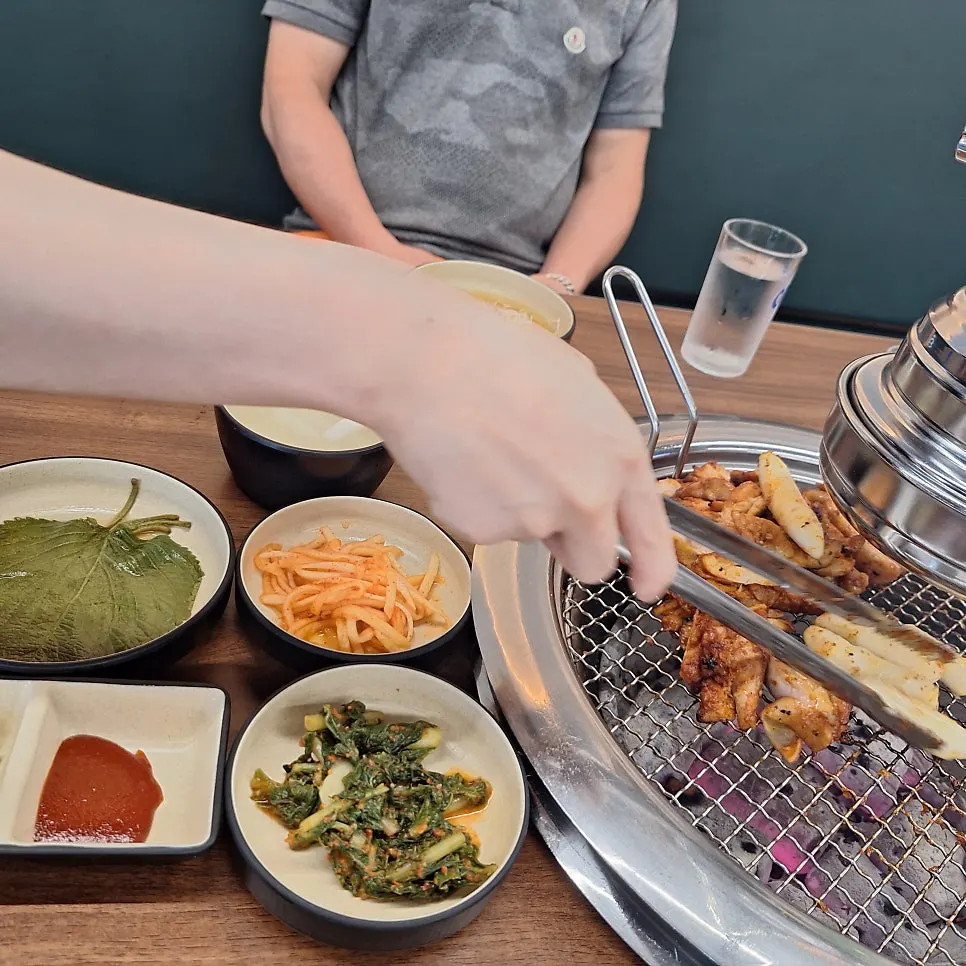 Fully grilled dakgalbi ready to eat