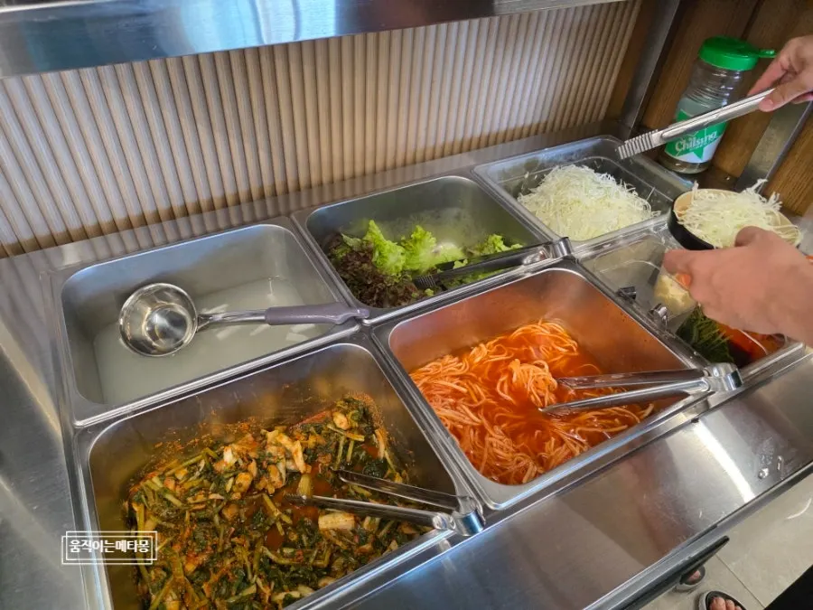 Self-bar vegetable and side dish corner