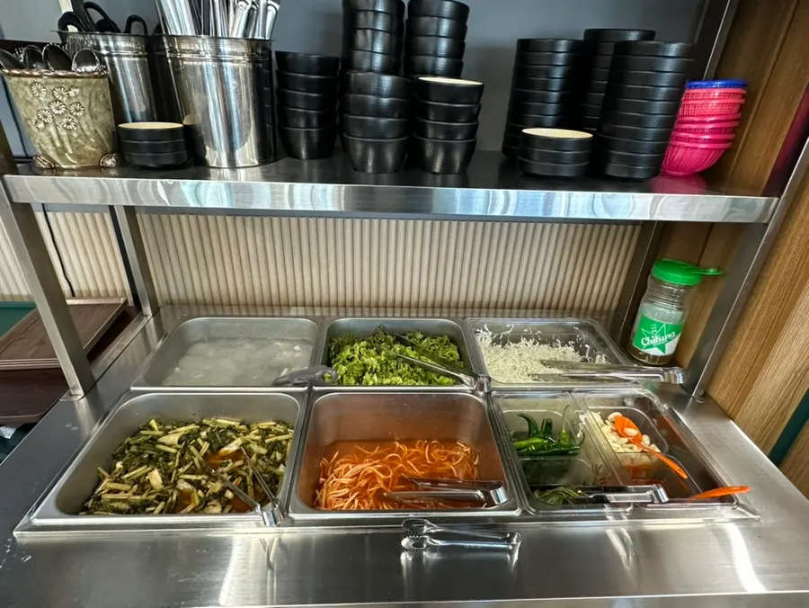 여주IC 닭갈비집 매장 공간과 좌석
