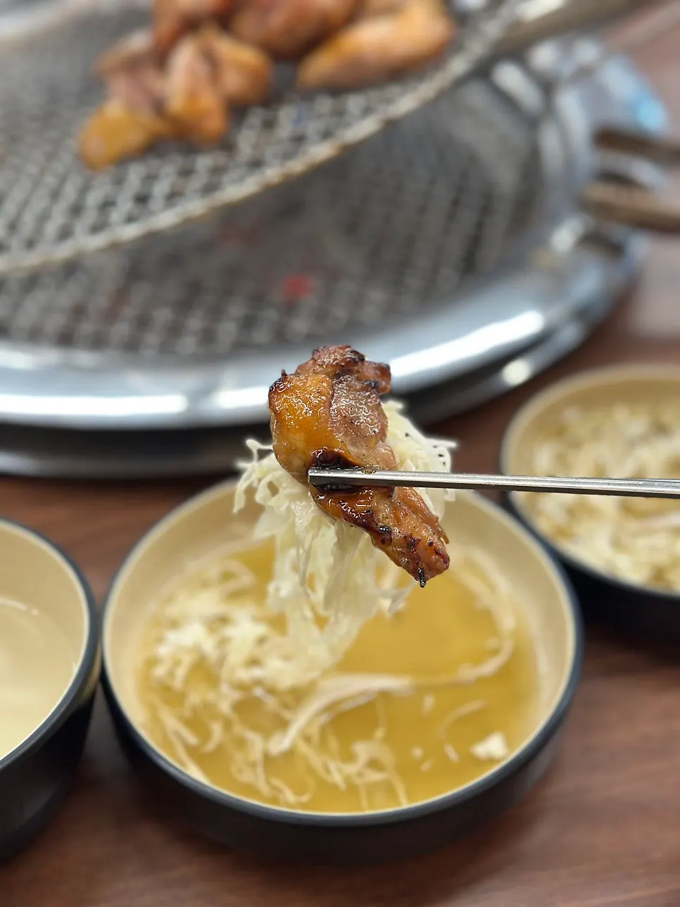 숯불 향 가득한 간장 닭갈비