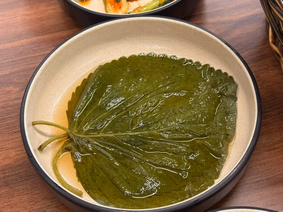 동치미가 포함된 기본 밑반찬 한 상