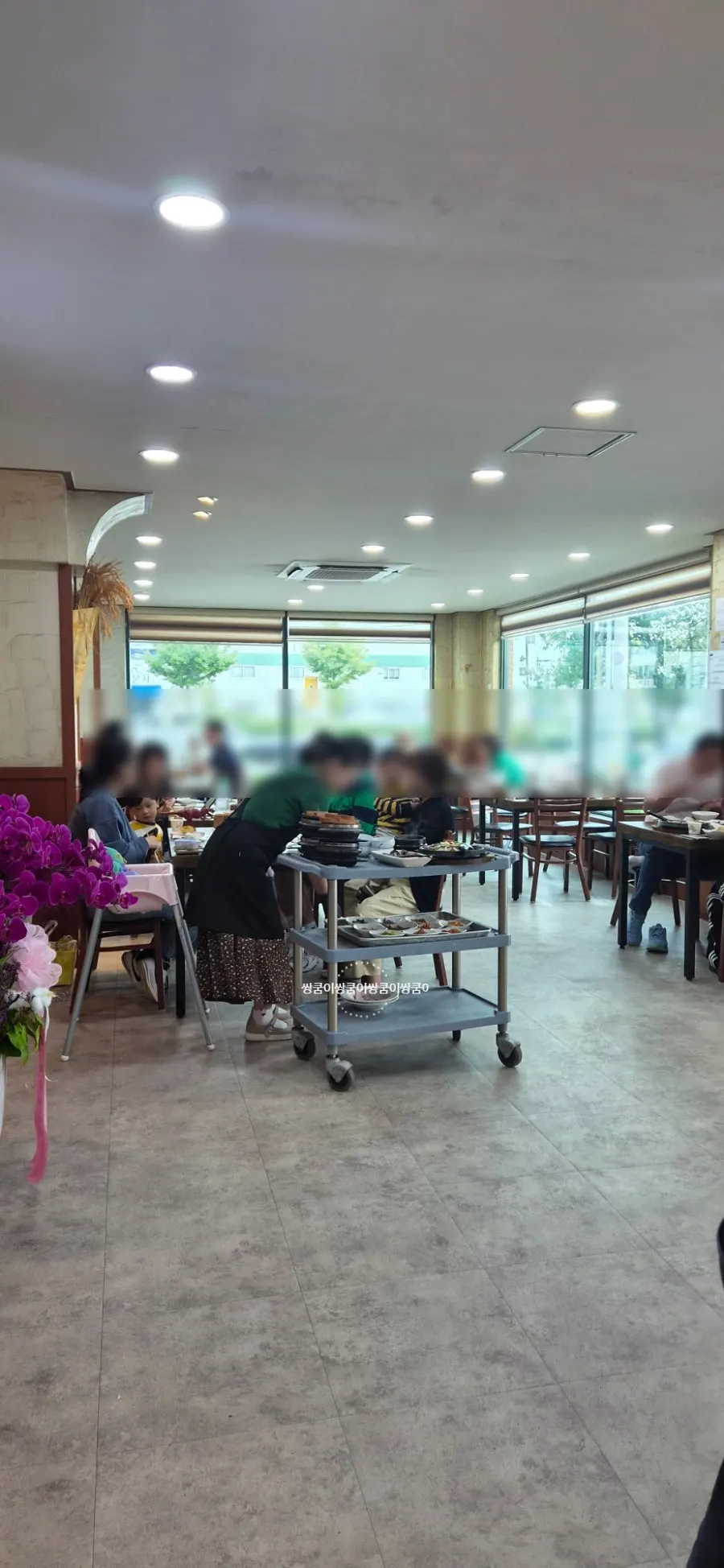 Private room seating at Nadeulmok Yeoju Ssalbap
