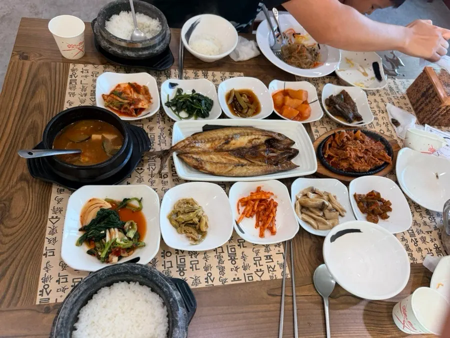Side dishes served with the Nadeulmok Set