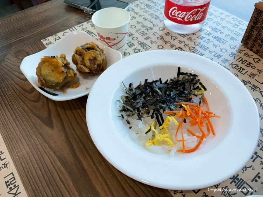 식사 전 나온 묵무침