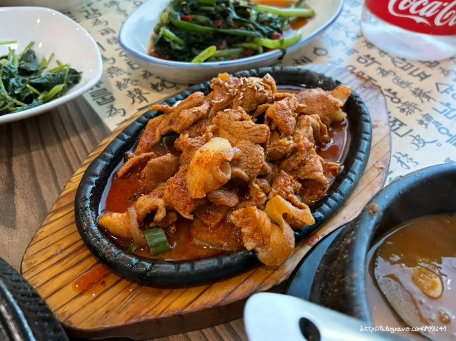 구수한 된장찌개 한 뚝배기