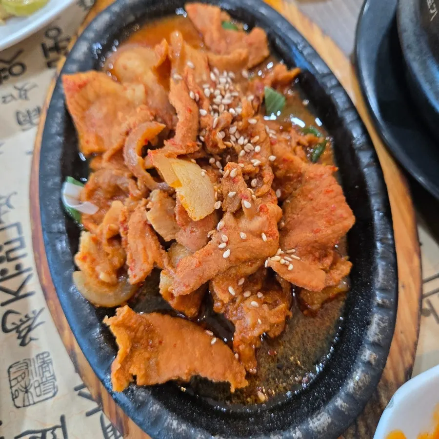 쫄깃한 당면 잡채 접시