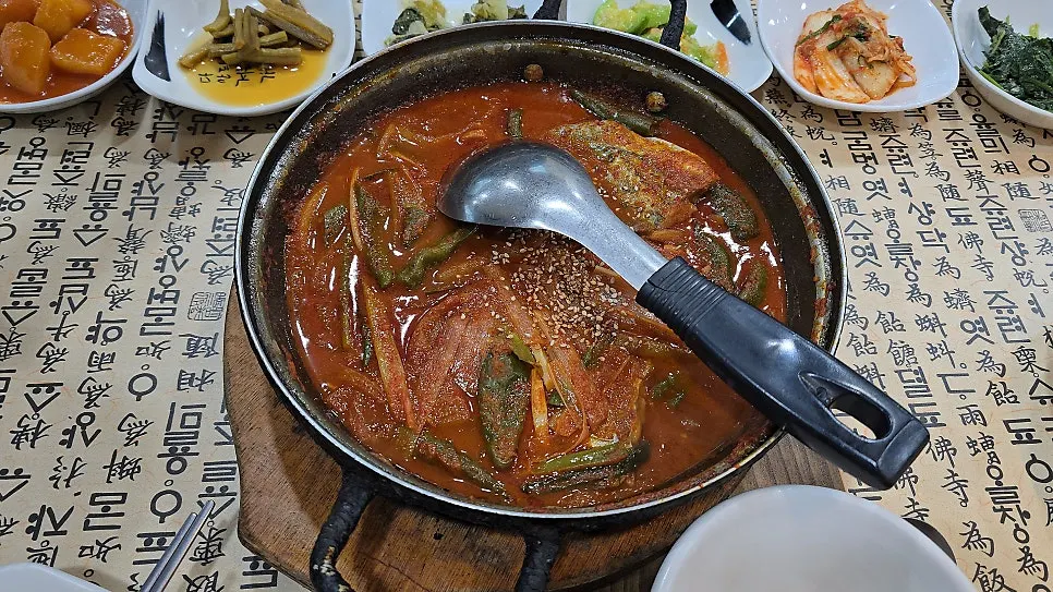 Pot of braised cutlassfish for two servings