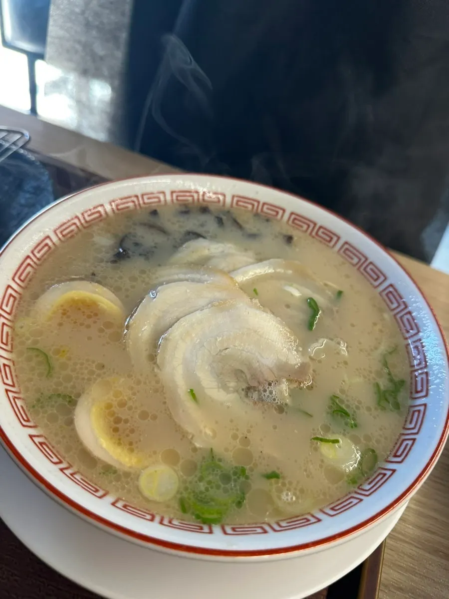 런치세트에 나온 라멘 한 그릇