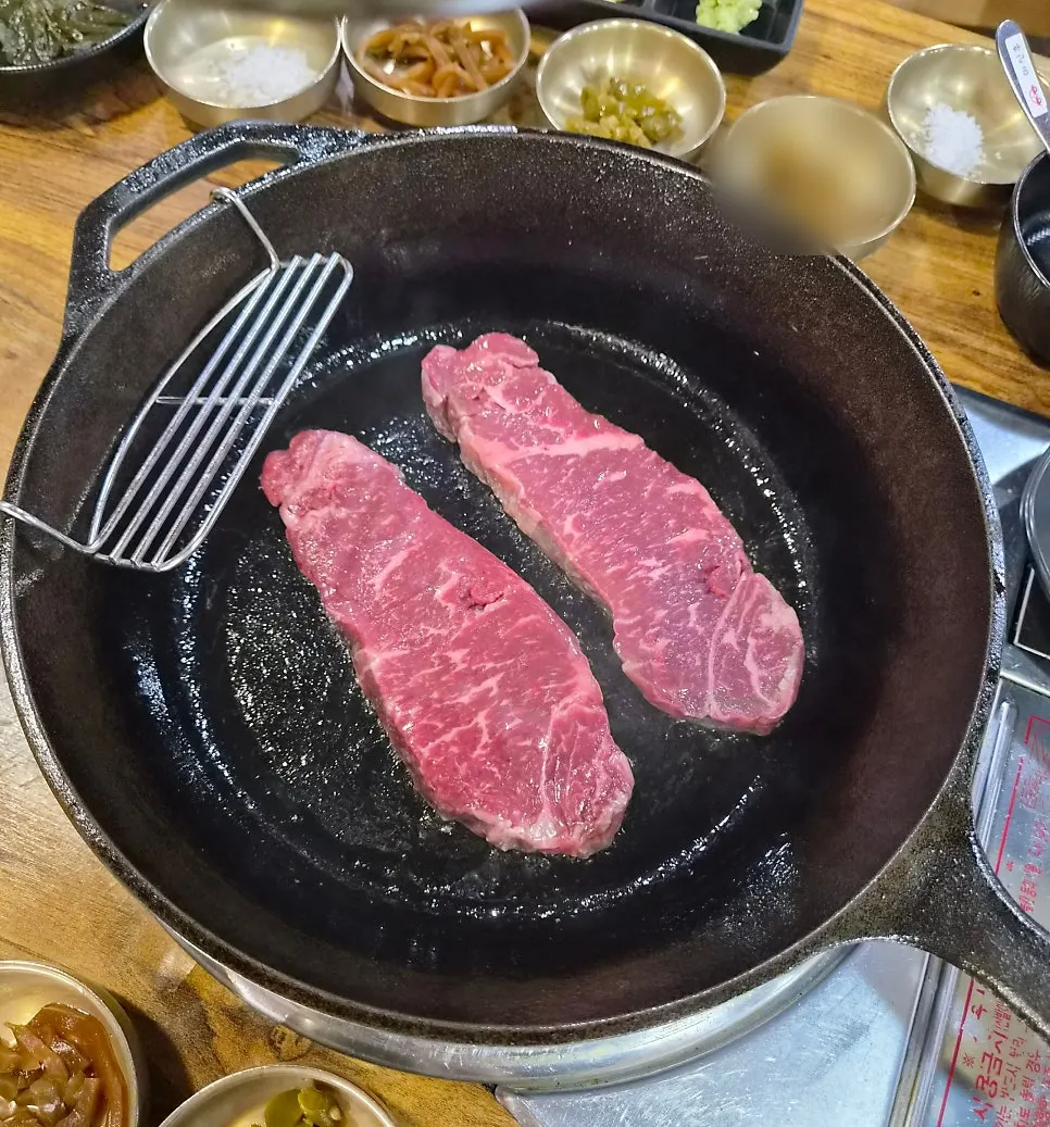 Striploin on a cast-iron pan