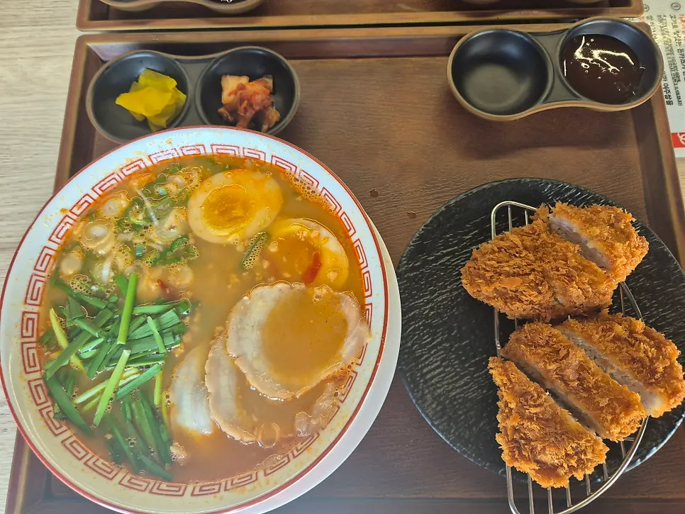 Cold soba set with tonkatsu