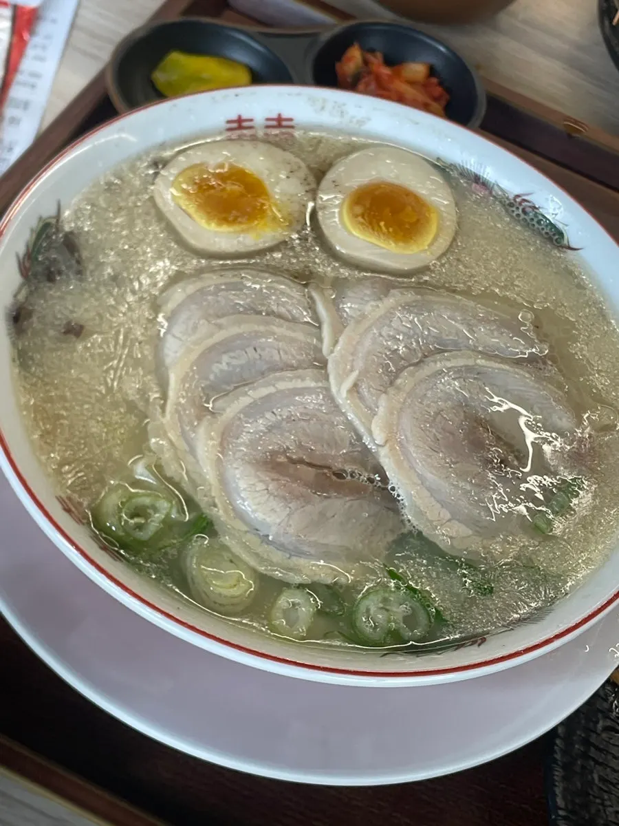 라멘 세트에 나온 바삭한 카츠