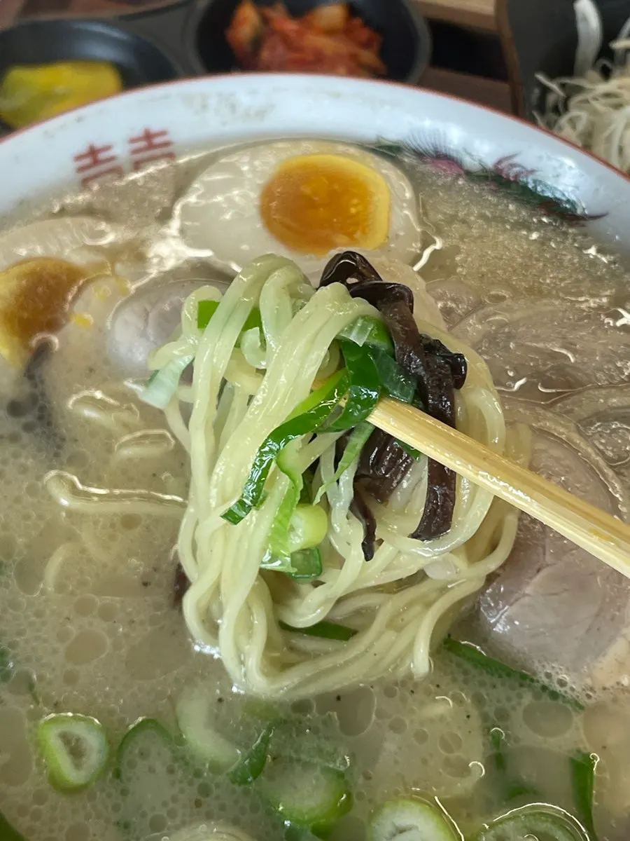 속재료가 푸짐한 일본 라멘