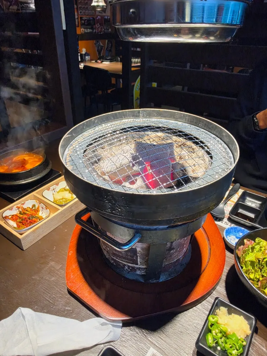 얼큰한 국물의 순두부찌개