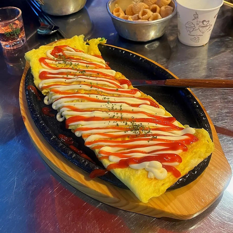 역전포장마차 신촌점 실내 포장마차 분위기