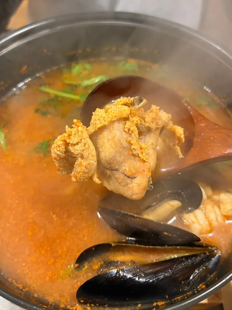 Seafood roe stew with roe, gonads, and mussels
