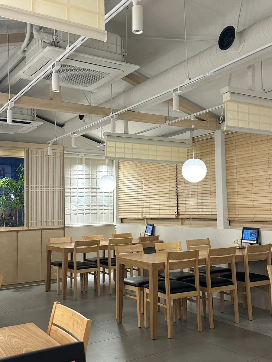 Upscale entrance to Unagiwa Yeoksam