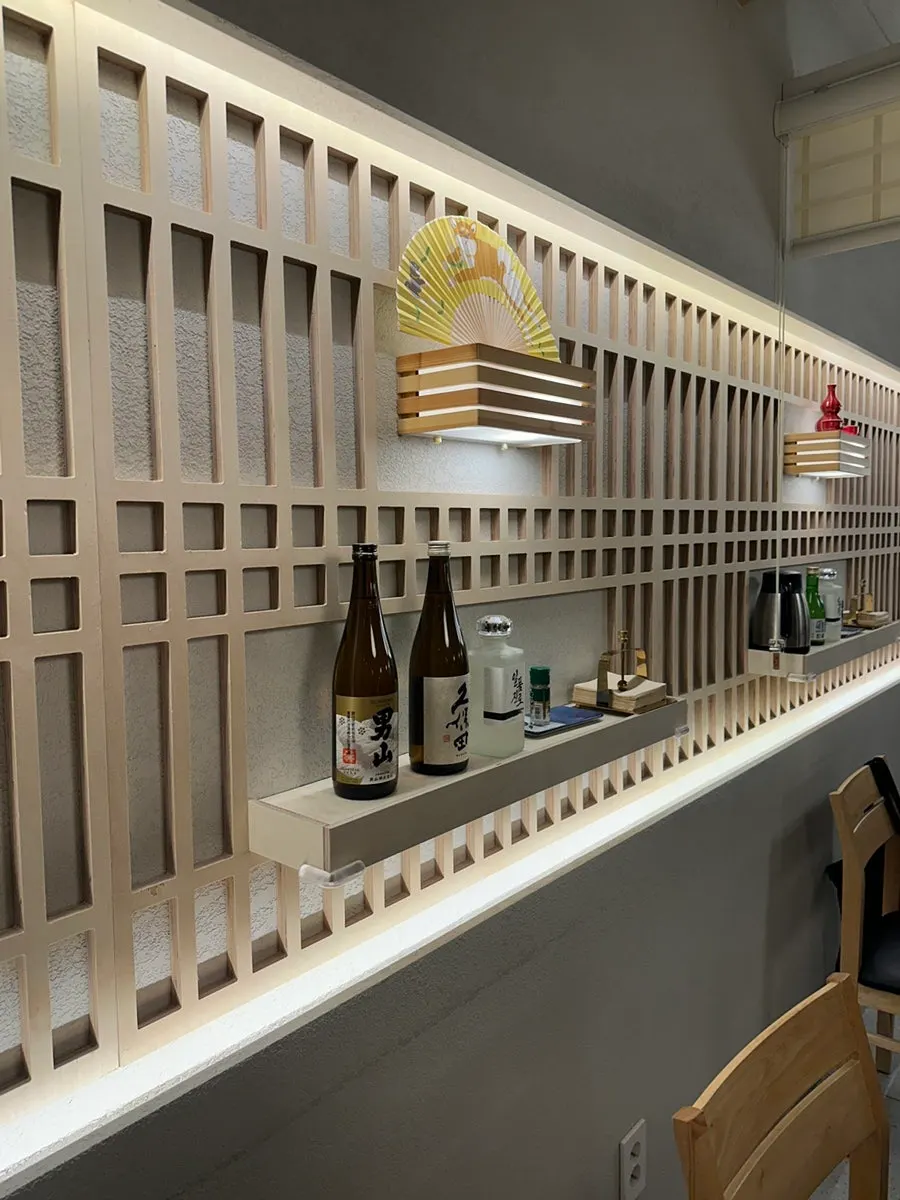 Neat interior atmosphere at Unagiwa Yeoksam