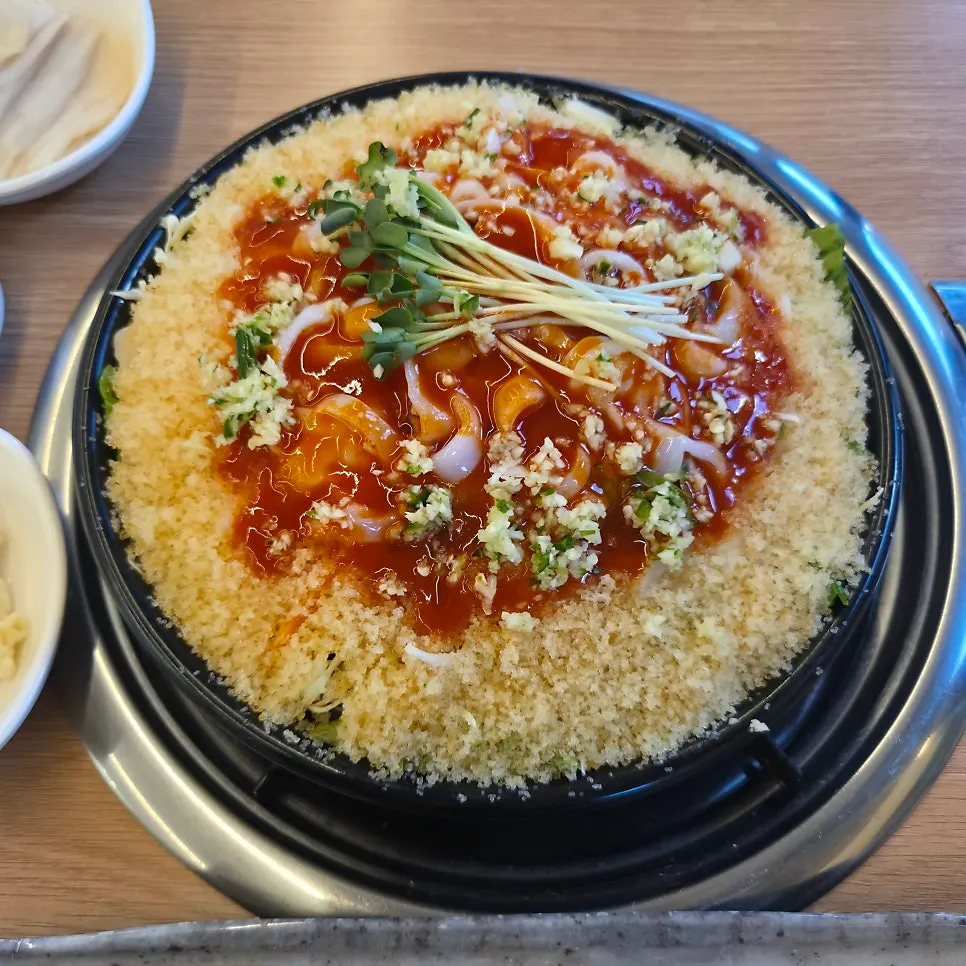 Table with the ordered dishes