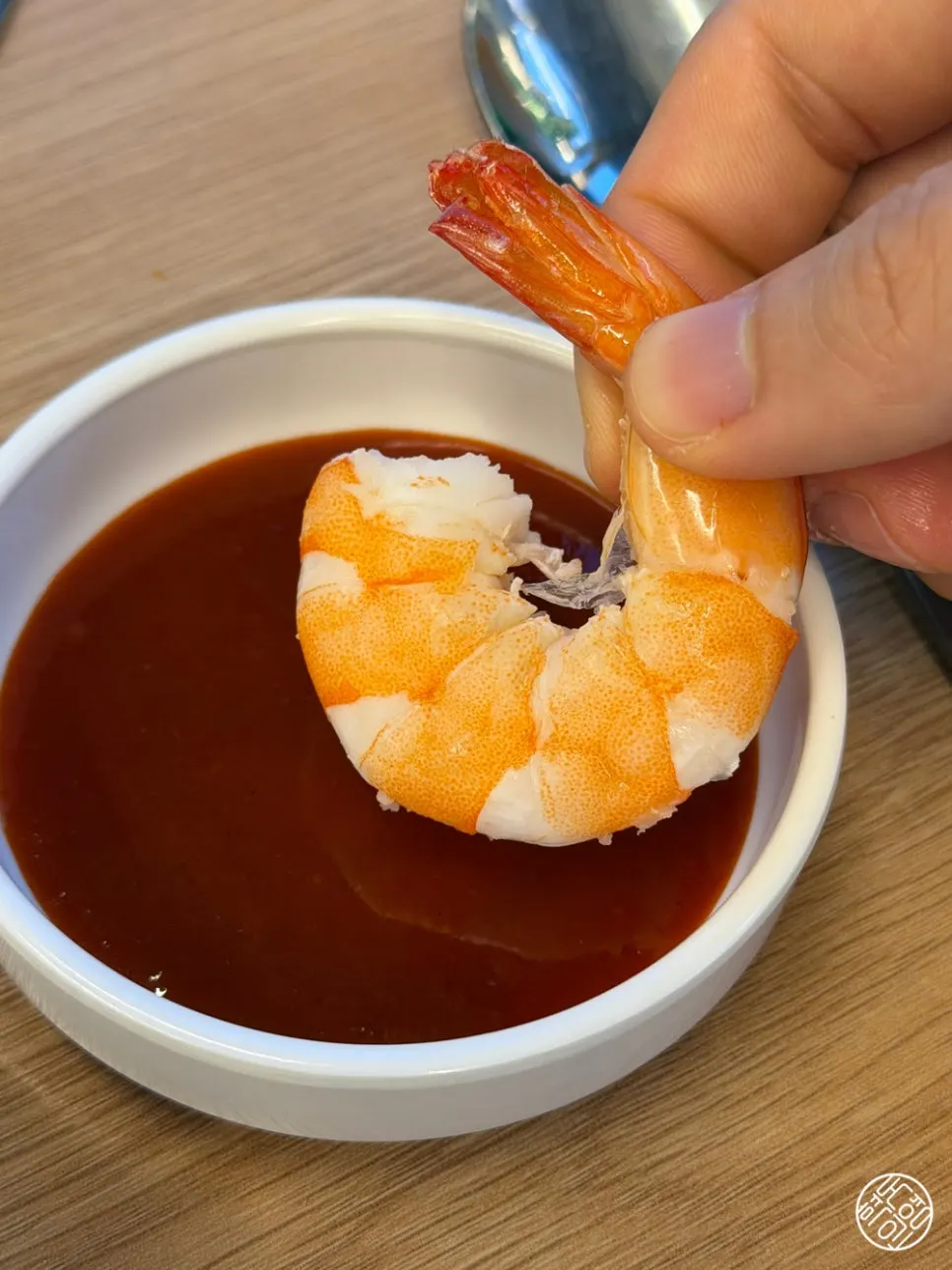 Salt-grilled shrimp dipped in chojang sauce