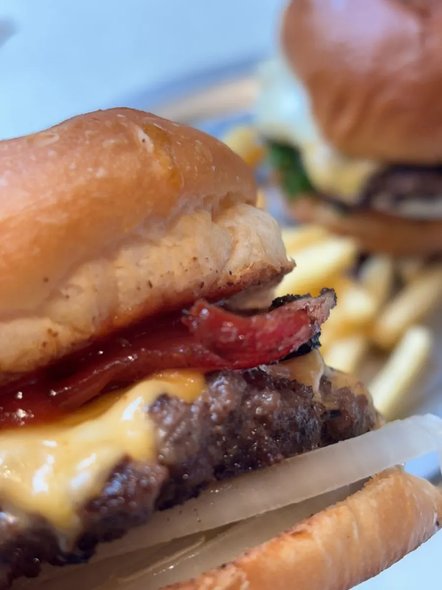 Handmade burger with a 100% Korean beef patty