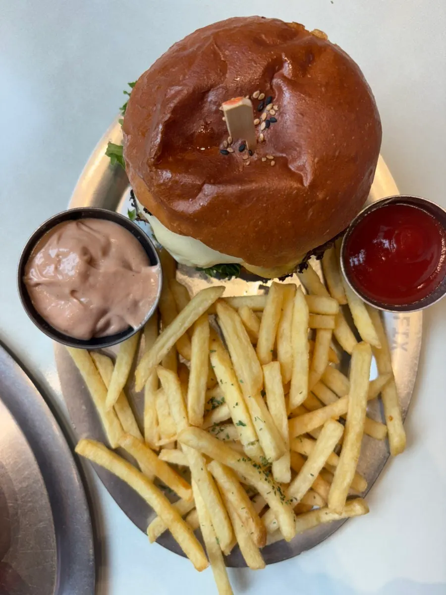 Daily Fix handmade burger
