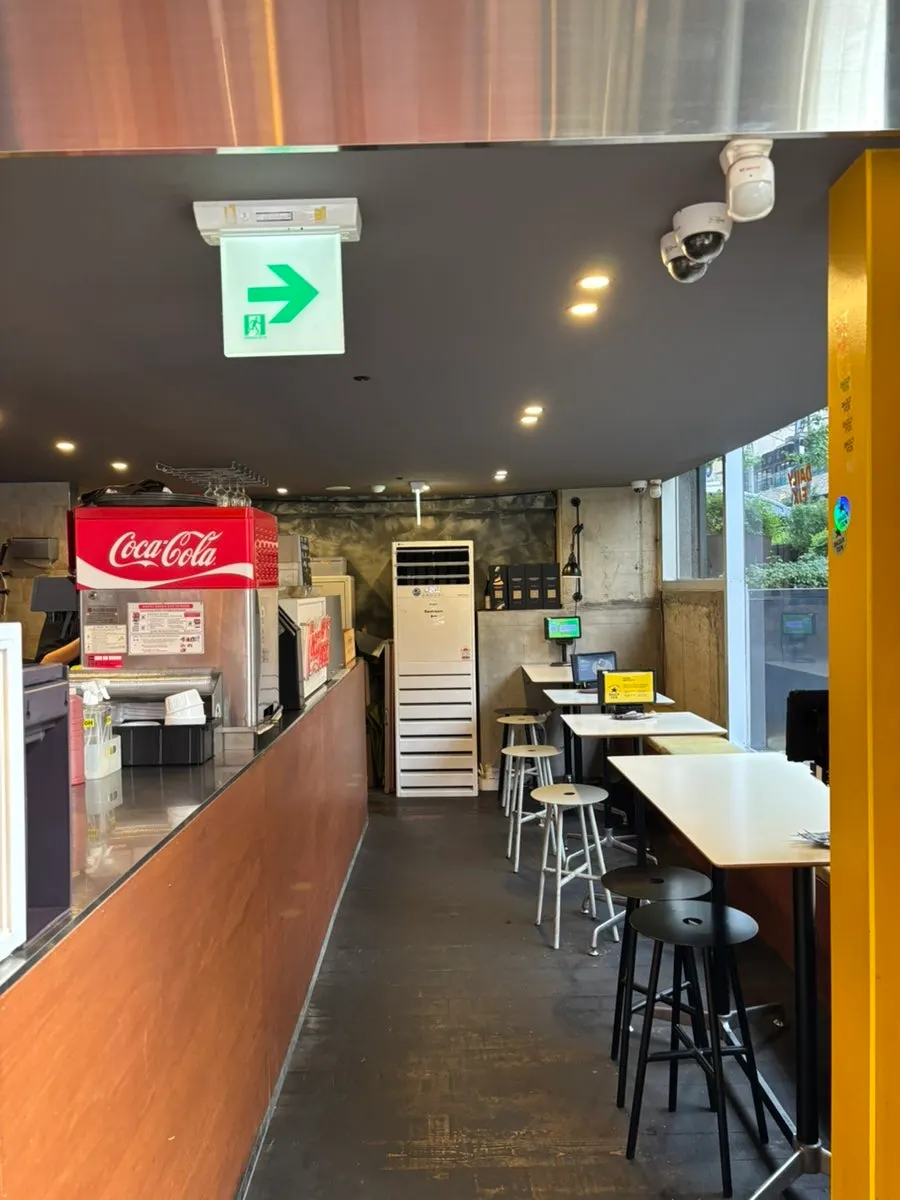 Dining at Daily Fix