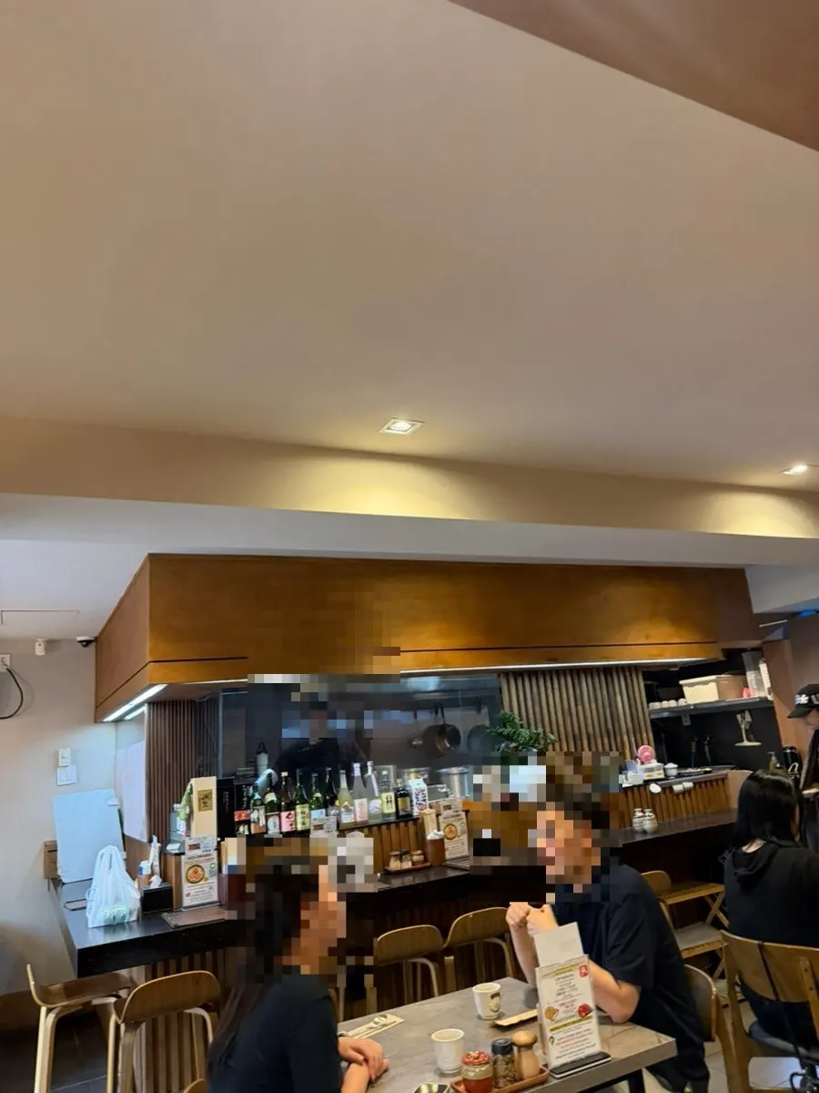 Seating atmosphere inside Chisot