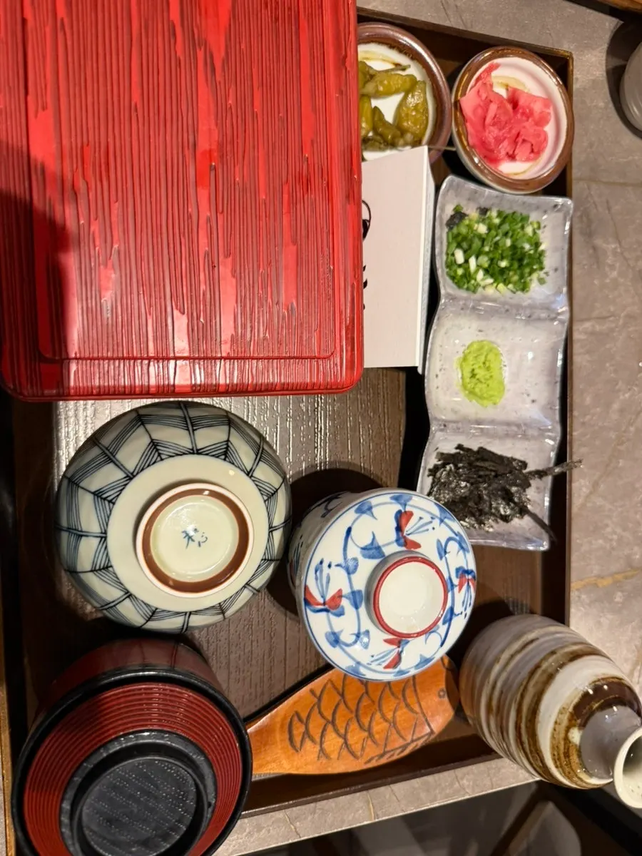 Chisot water and table setting
