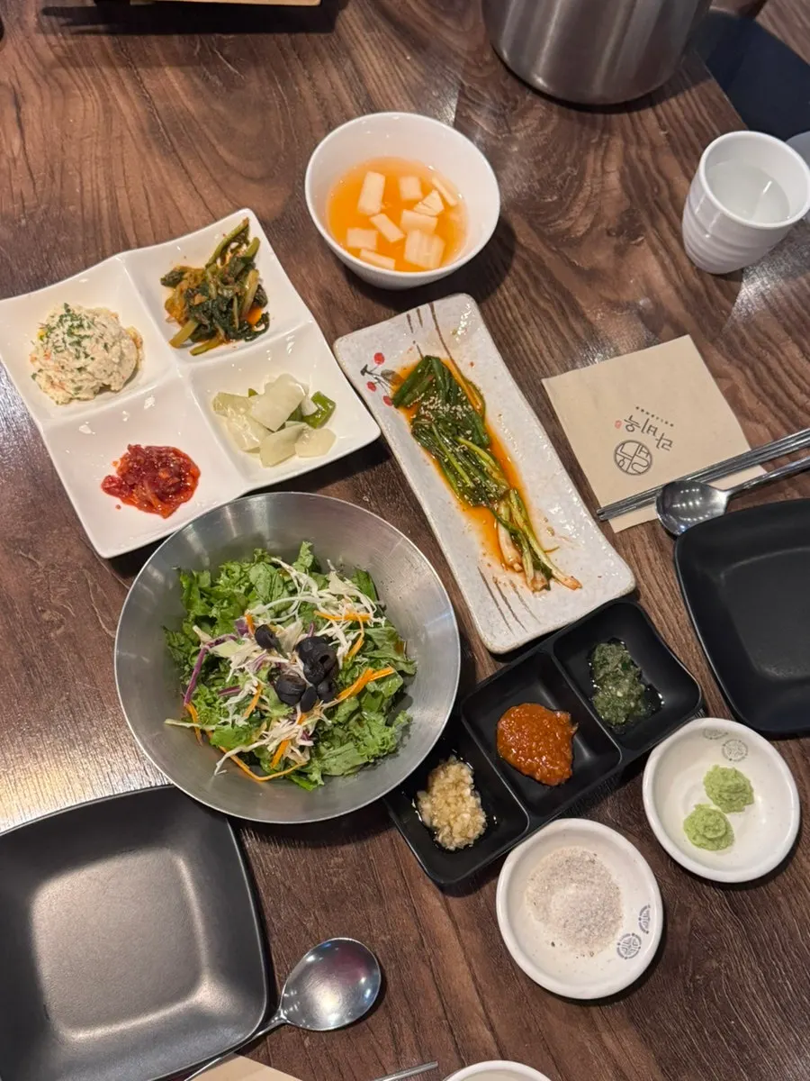 라비옥 고기 식사 기본 상차림