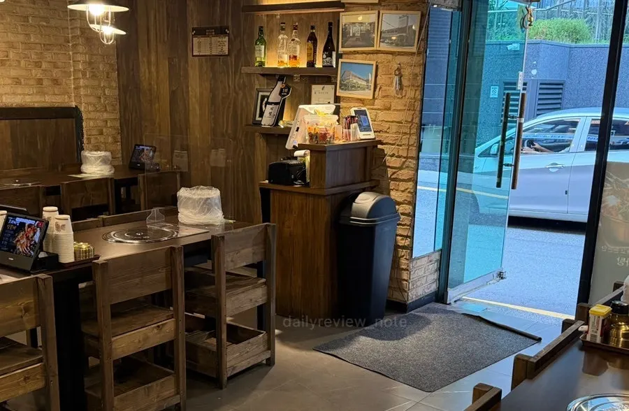 해선옥 선릉점 매장 외관과 간판
