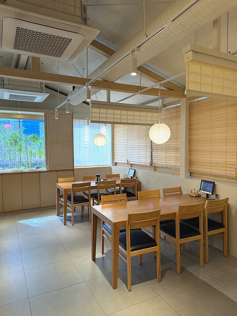 Unagiwa's calm interior space