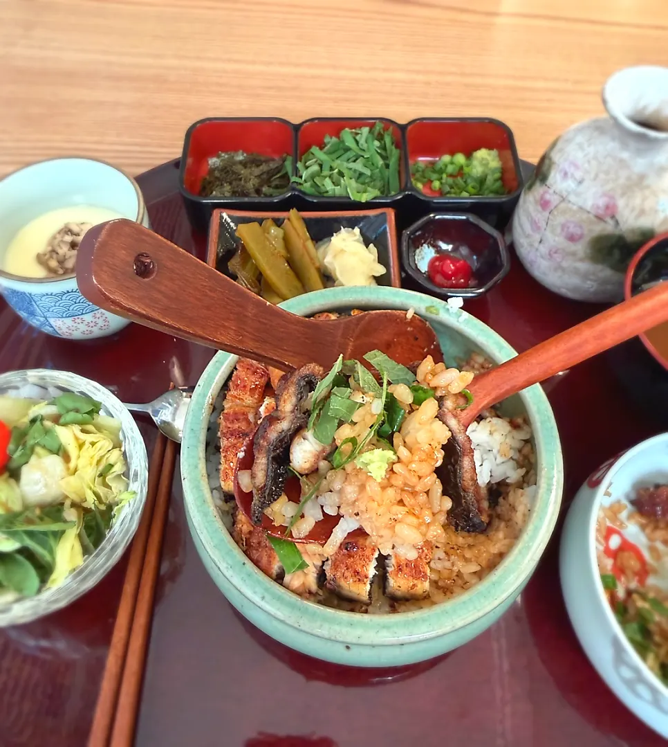 Hitsumabushi eaten with toppings
