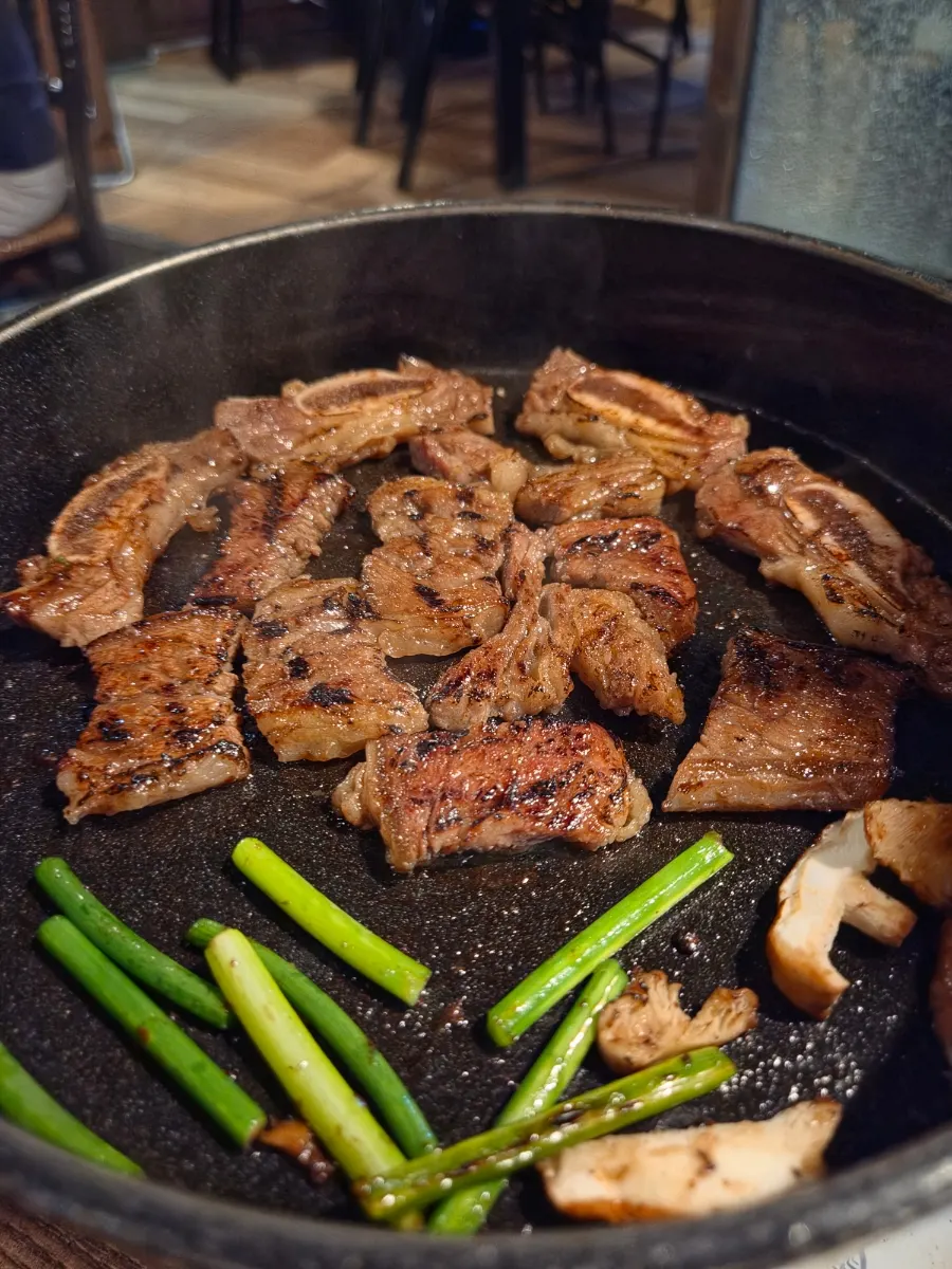 불쇼로 구워지는 라비 양념구이