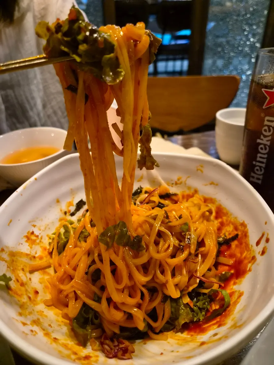 라비옥 매콤 비빔 칼국수