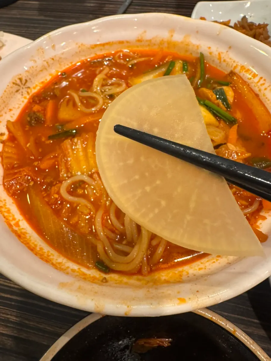 Free rice mixed into the jjamppong broth