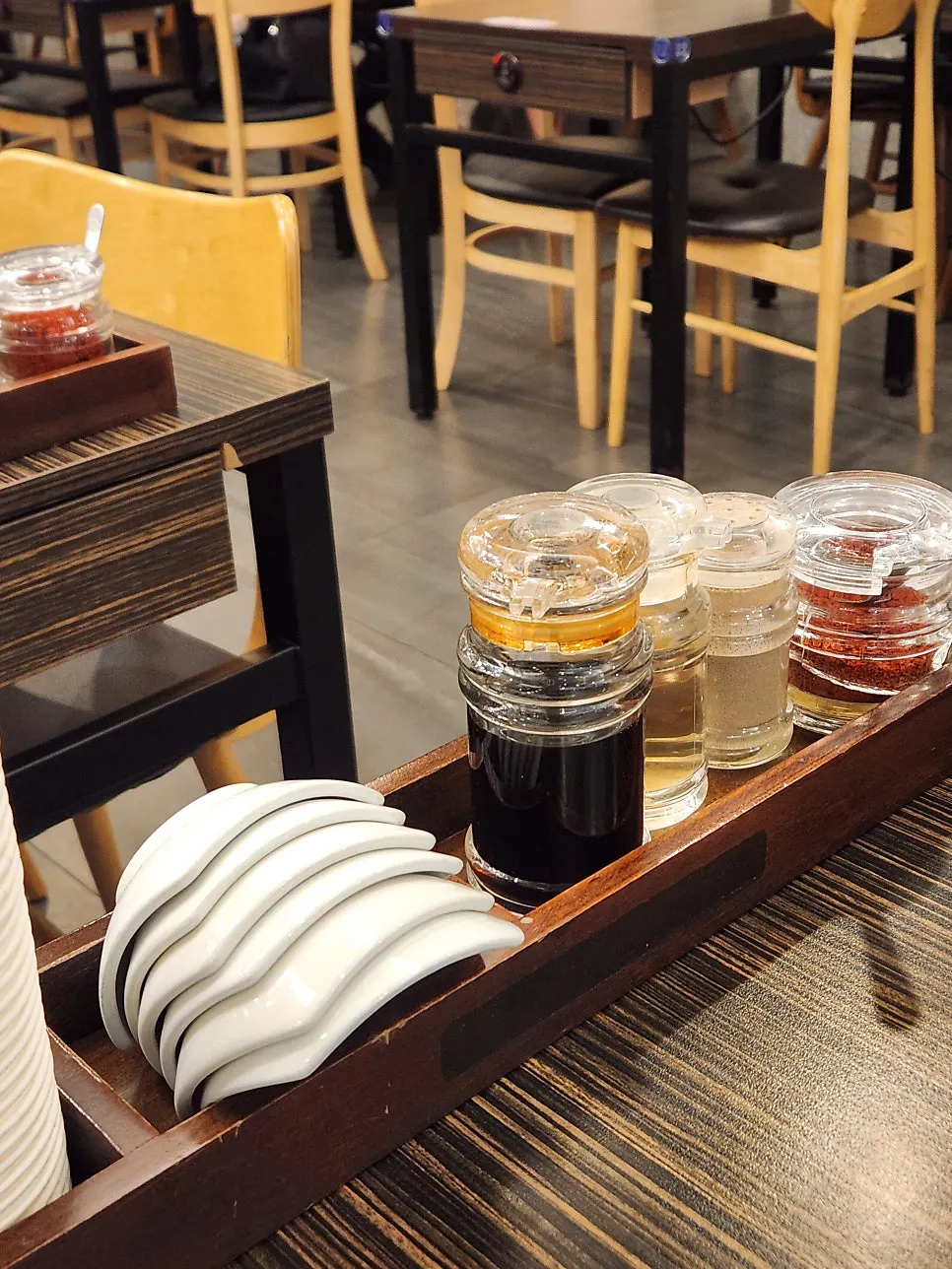 Tables for two and larger groups