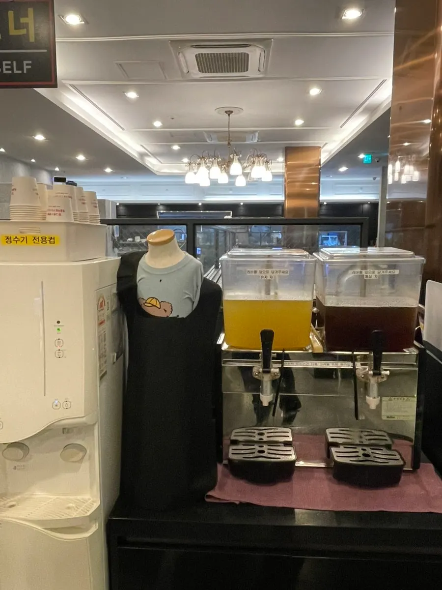 Coffee, yuja tea, and plum tea prepared for dessert
