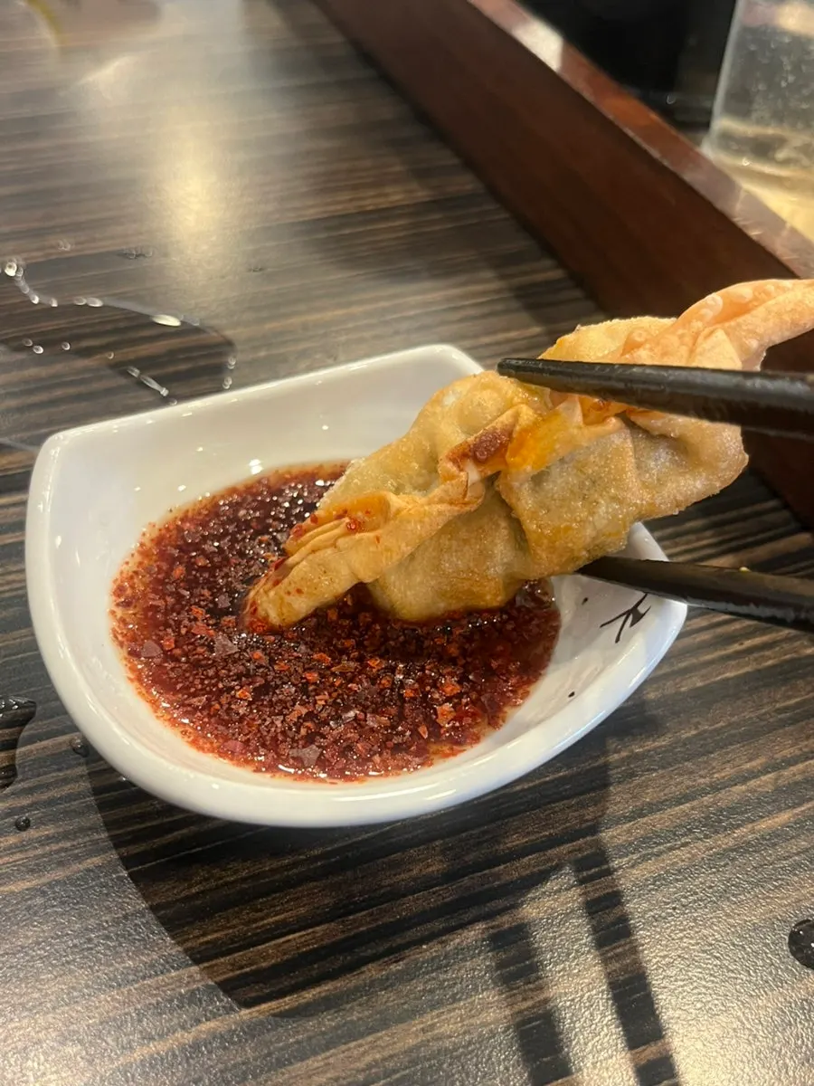Cross-section of the thick-skinned fried mandu