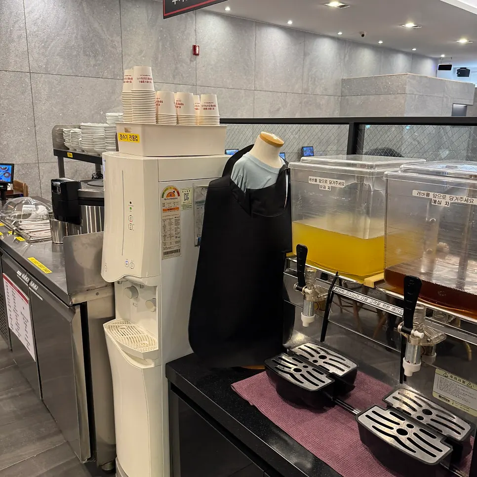 Plum tea and yuja tea at the self-serve corner