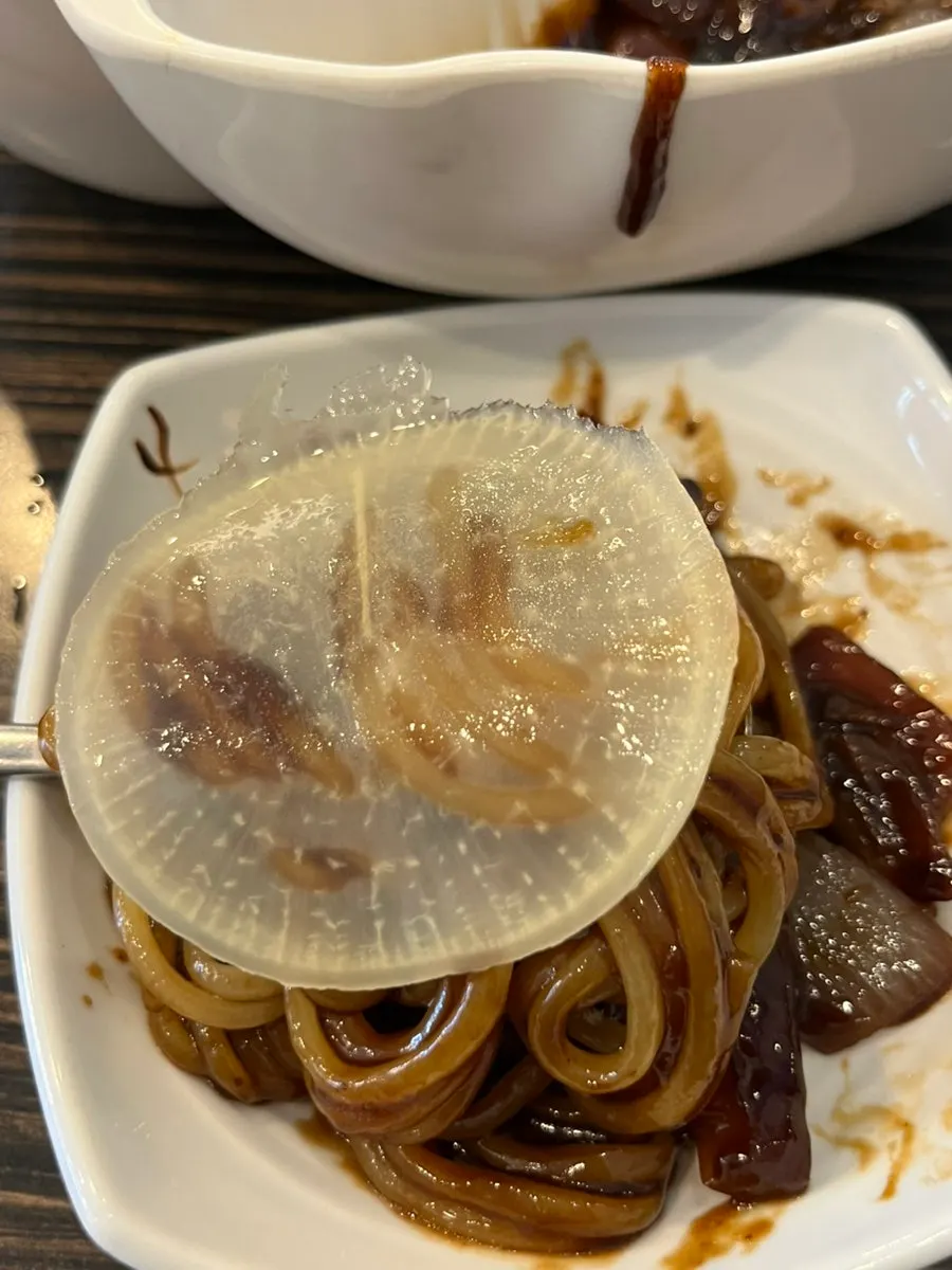 Jjamjjamyeon served in one bowl