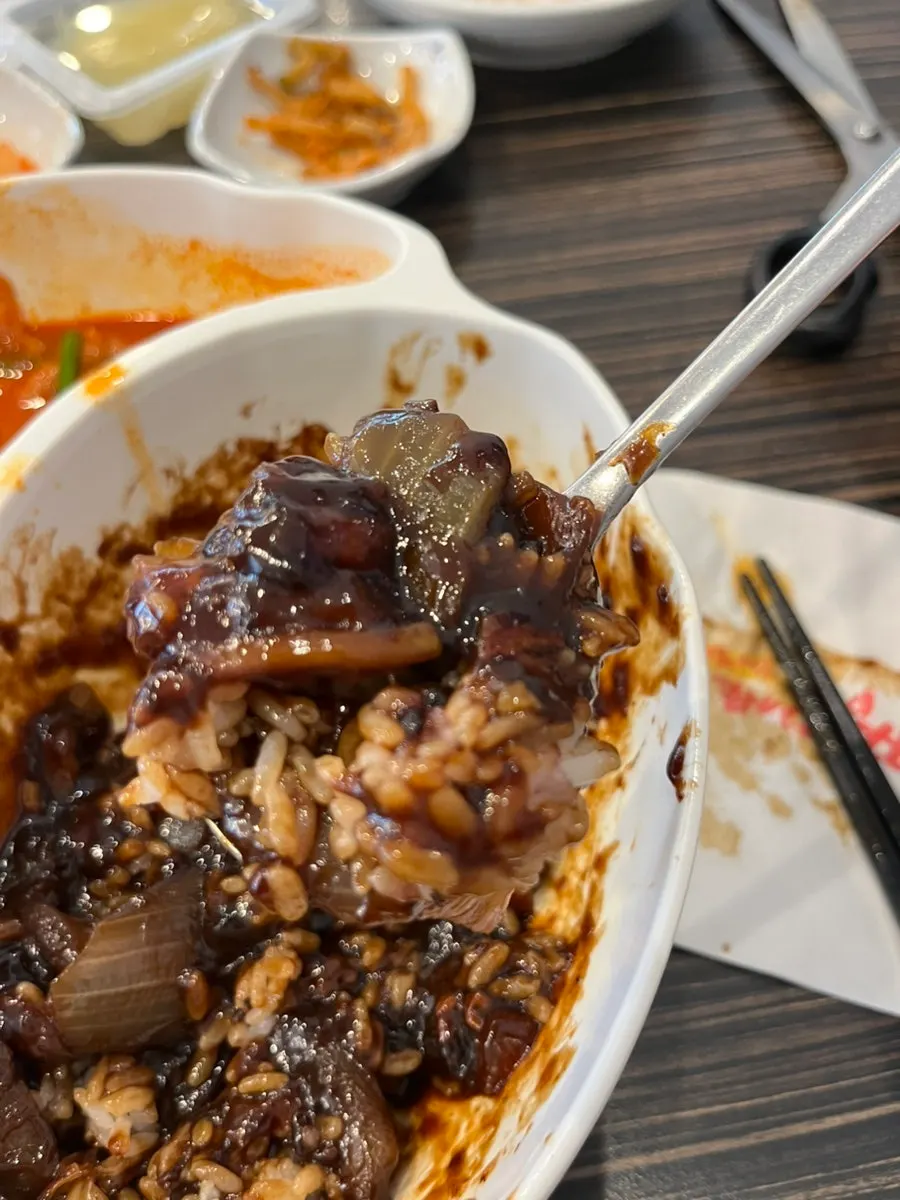 Jjamppong packed with seafood and vegetables