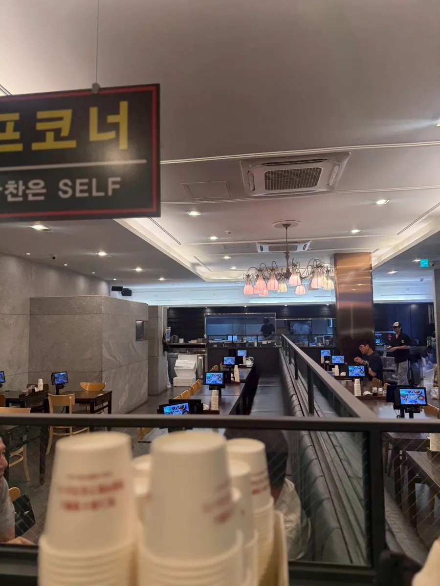 혼밥하기 좋은 짬뽕지존 역삼점 테이블