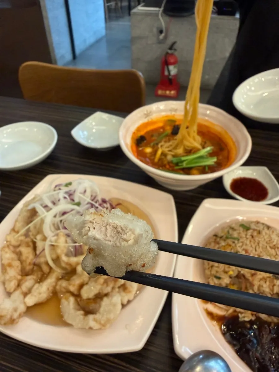 Jjamppong Jijon near Yeoksam Station with spacious parking and crab fried rice