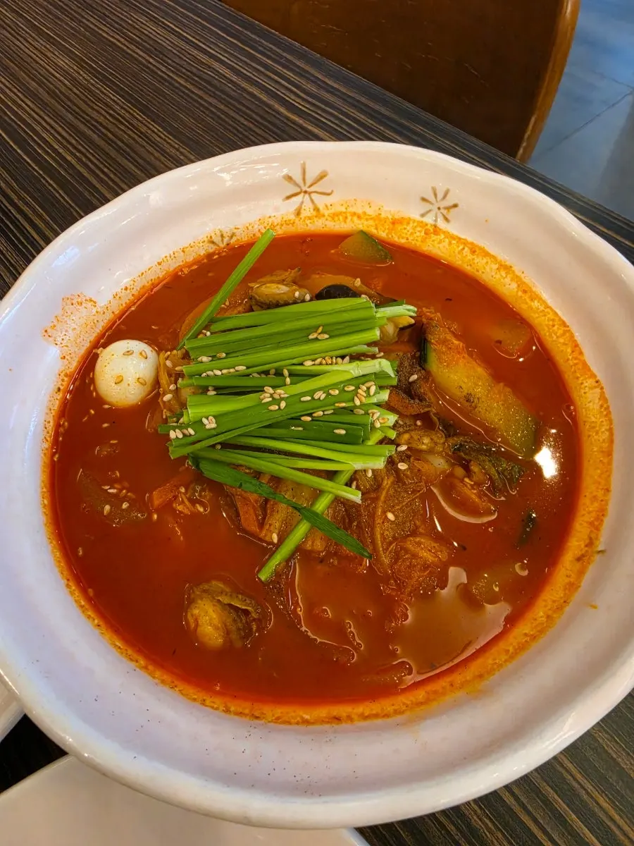 Jjamppong Jijon near Yeoksam Station with spacious parking and crab fried rice