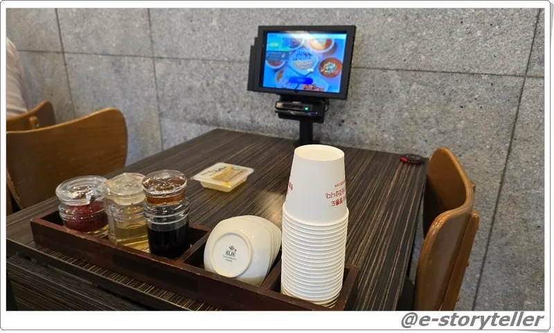 Spacious, clean interior of Jjamppong Jijon Yeoksam Branch