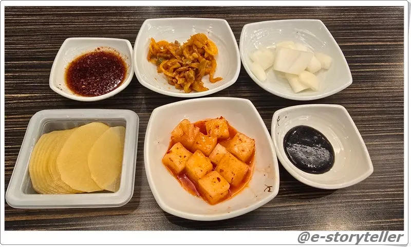 Order of yuringi, handmade dumplings, and Jijon jjamppong