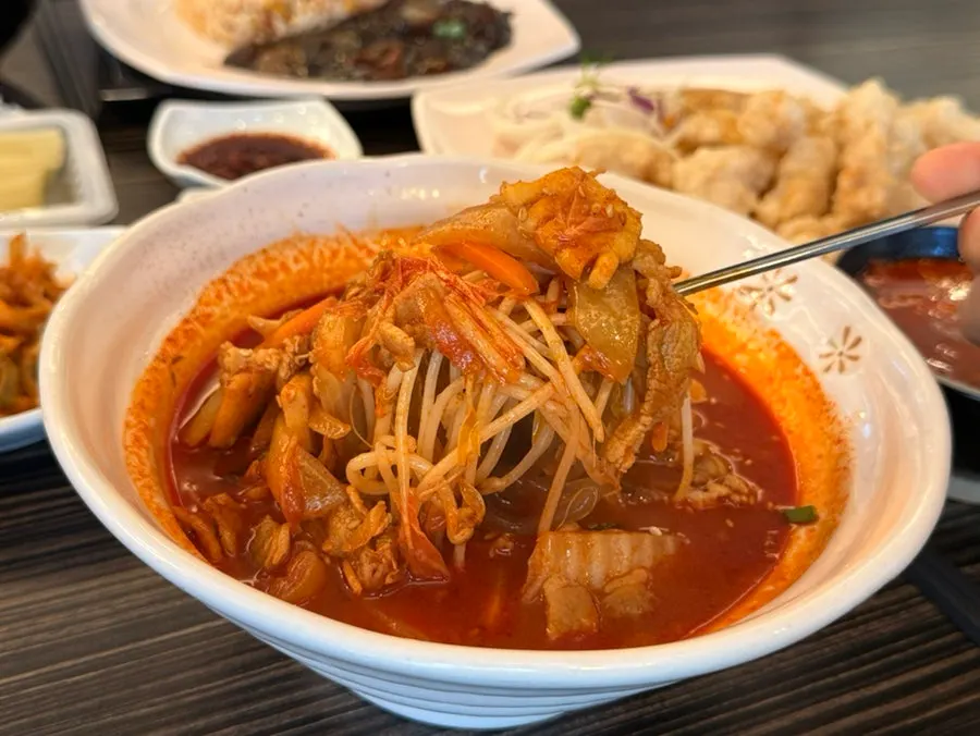 야채와 해산물 들어간 짬뽕밥