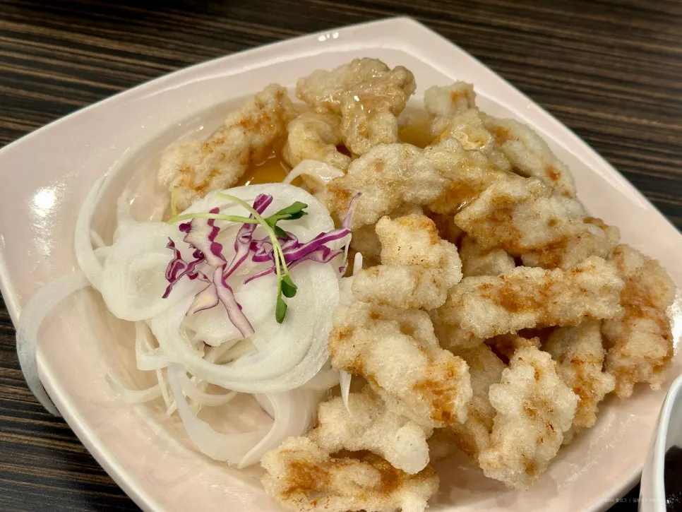 바삭하고 쫀득한 찹쌀탕수육 단면