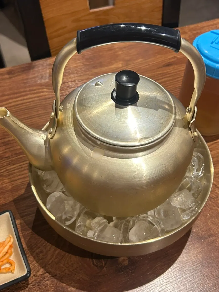 Ice piled at the bottom of the kettle